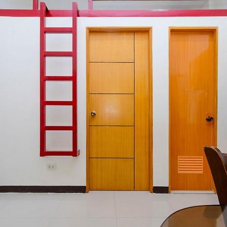 Zen Rooms Time Travellers Makati マカティ エクステリア 写真