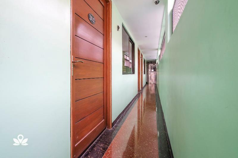 Zen Rooms Time Travellers Makati マカティ エクステリア 写真